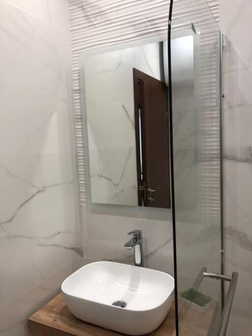 *Hot* Main Square Brand New Luxury Apartment Burgas Extérieur photo